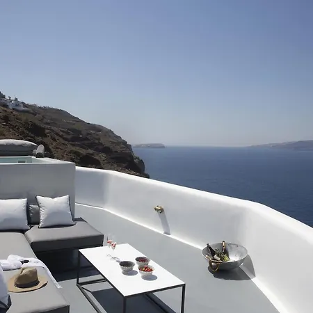 Akrotiri Cove